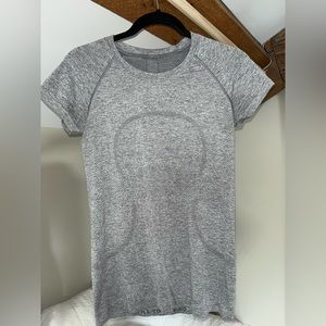 Lululemon Swiftly tech short sleeve —-Grey Size 8
